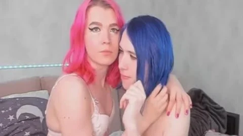 cutie ladyman duett kissing whilst naked