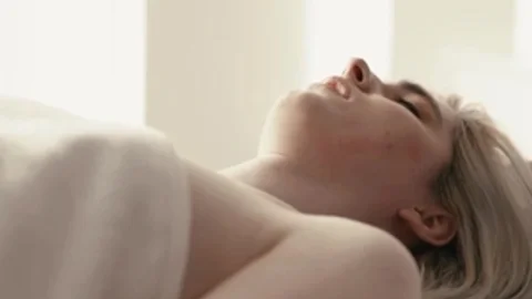 breasty shelady Masseuse throats And Analed Her shelady Client