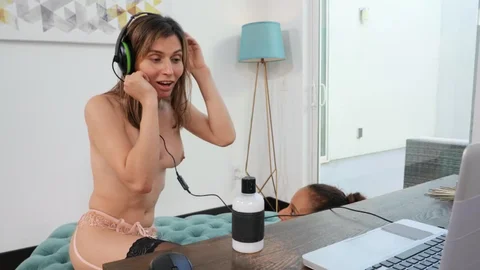 Trans Angels - Bald transsexual Korra Del Rio wants spit