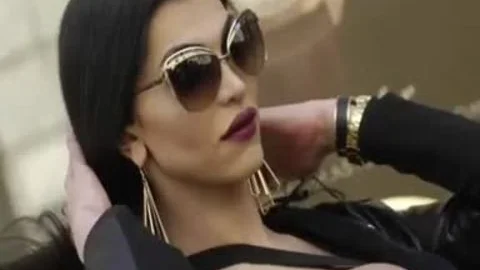 Raphaella Ferrari Gives Client The humongous weenie And Facial